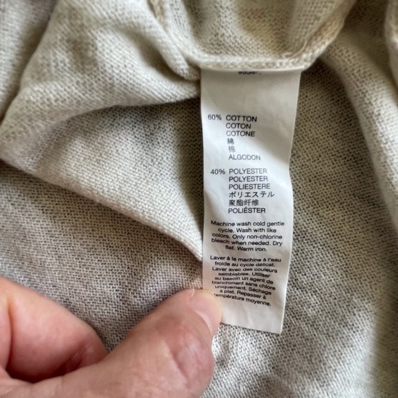 Gap Lightweight Sweater, Size Medium - Picture 7 of 9